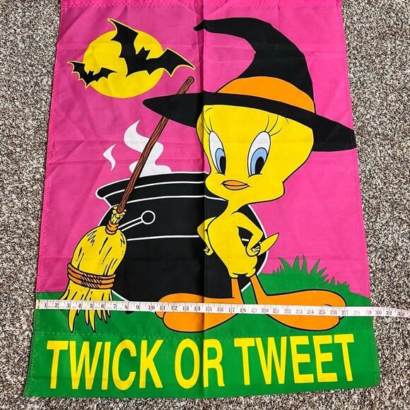 Vintage Tweety Bird Halloween House Flag Twick or Tweet 1997 Looney Tunes - Picture 4 of 12